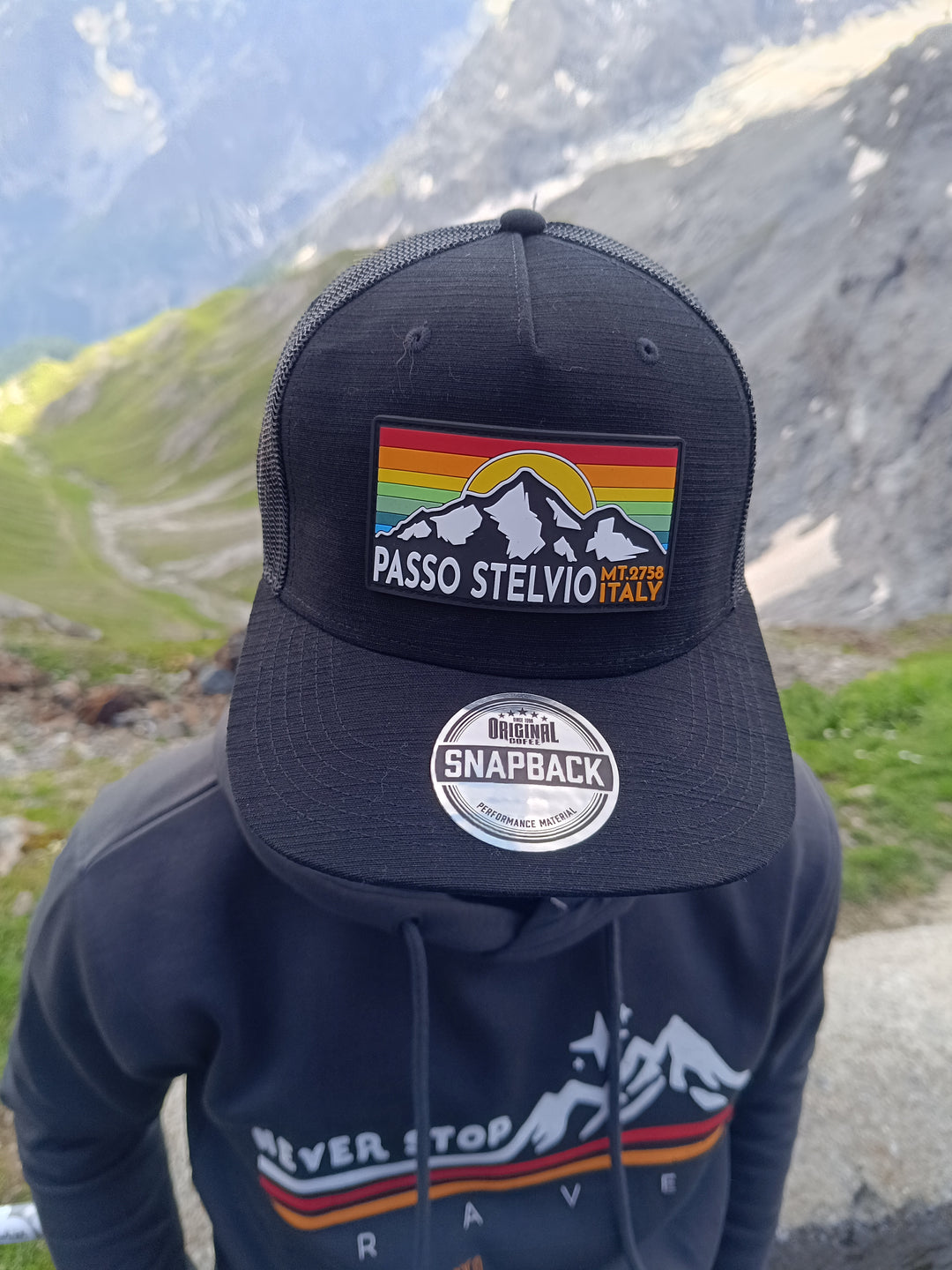 Stelvio "rubber patch" cap